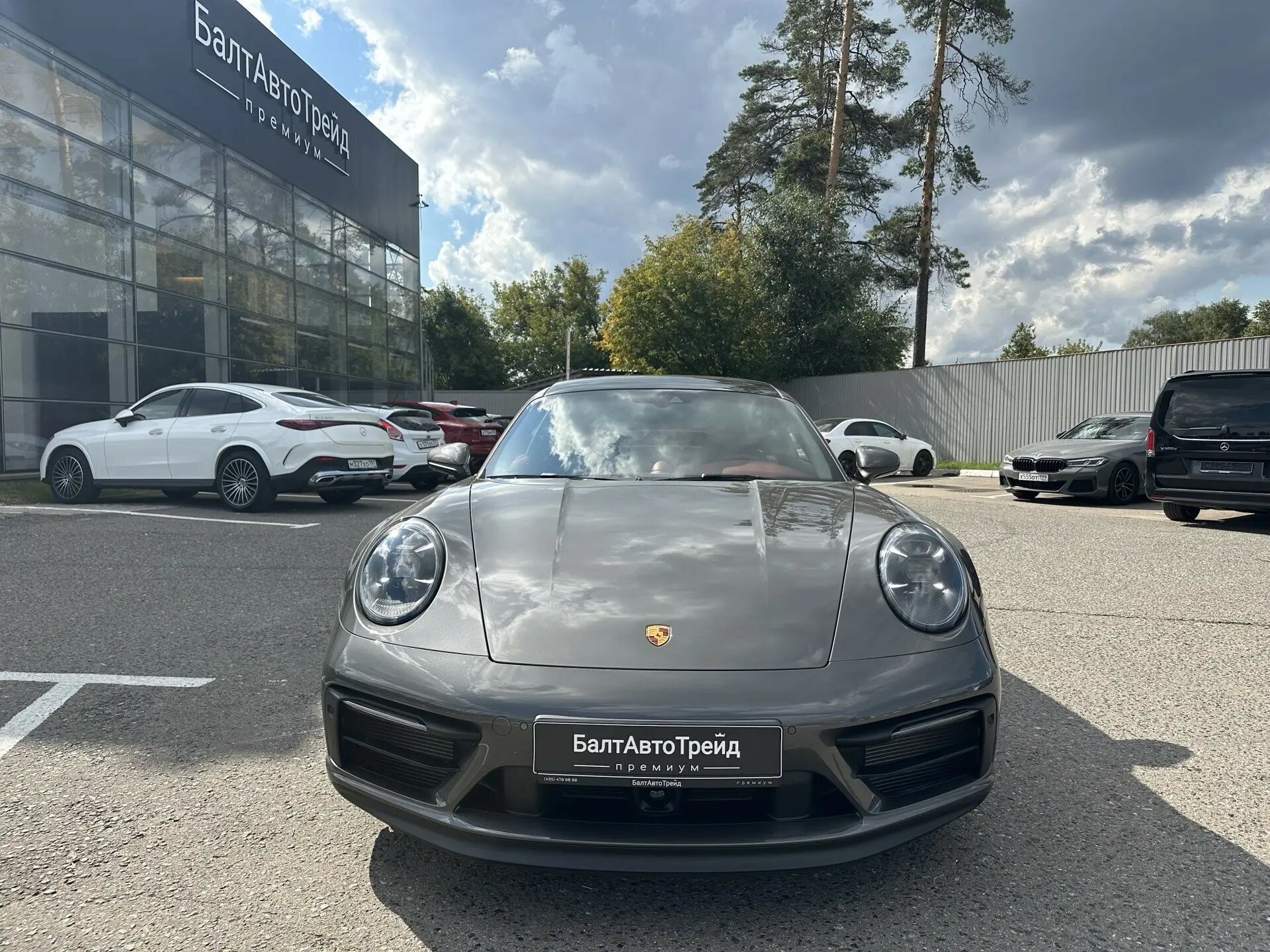 Автомобиль Porsche 911 Carrera 4 GTS 3.0 AMT (480 л.с.) 4WD - 4