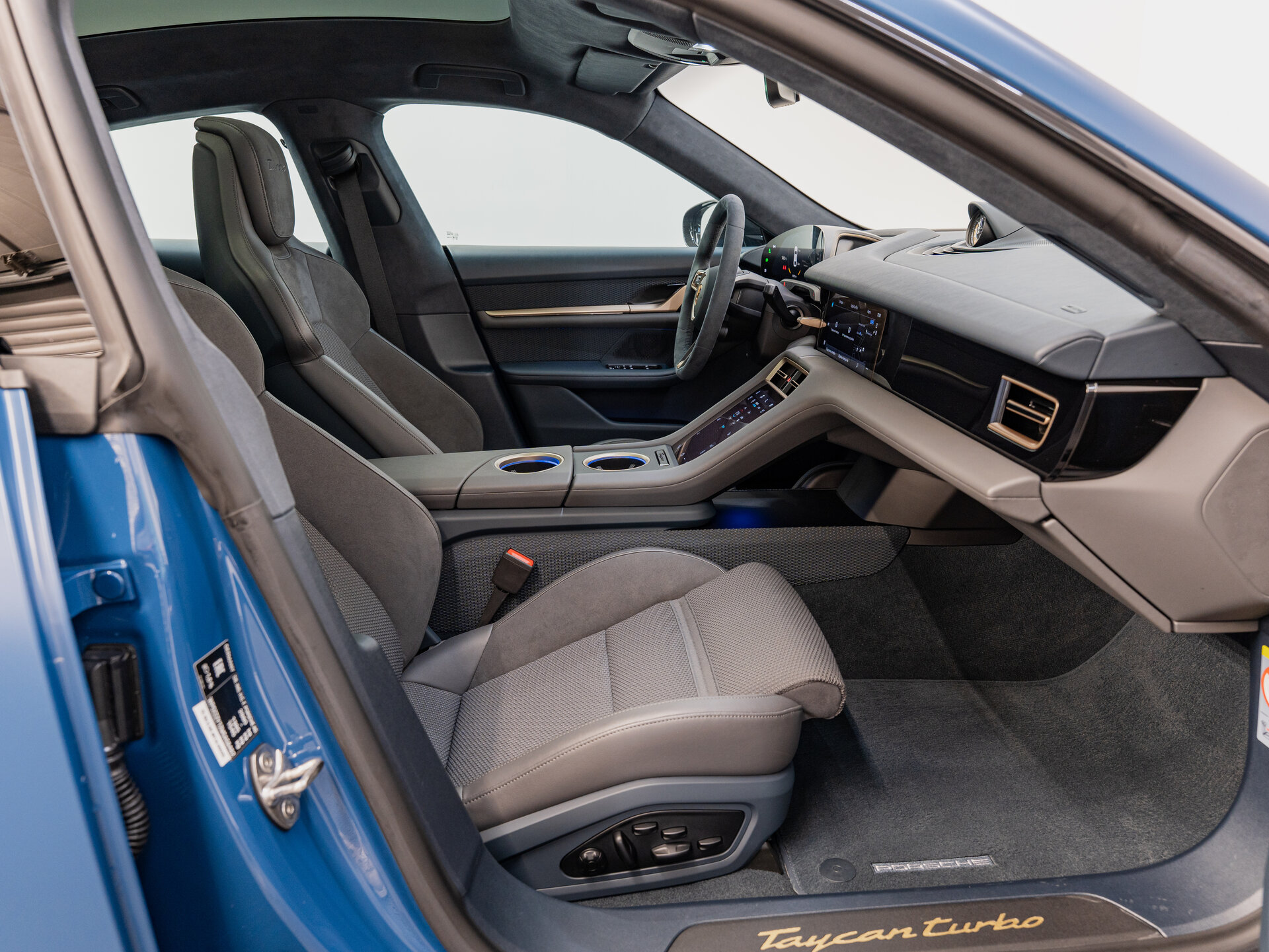 Автомобиль Porsche Taycan Turbo Electro AT (500 кВт) 4WD - 10