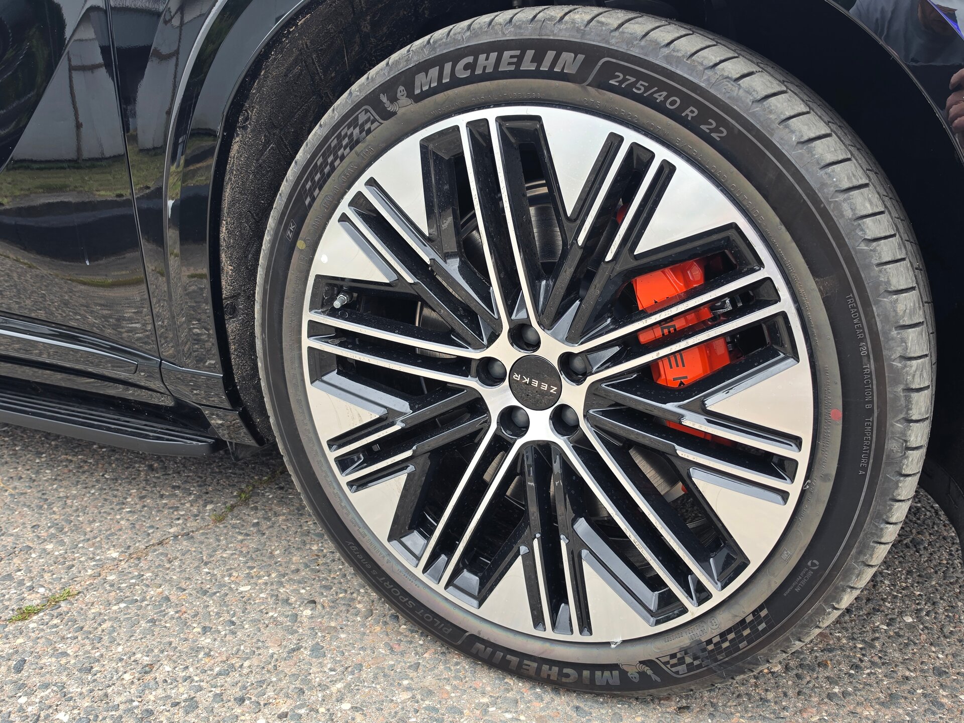 Автомобиль Zeekr 8X 70 kWh 2.0hyb AT (898 л.с.) 4WD - 8