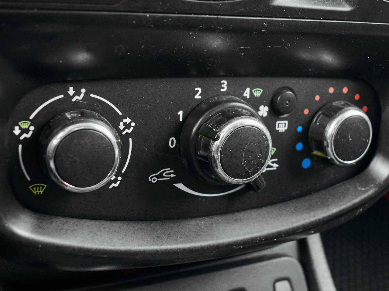 Купить Renault Duster 1.6 MT (102 л.с.) 4WD, 2014 в Екатеренбурге