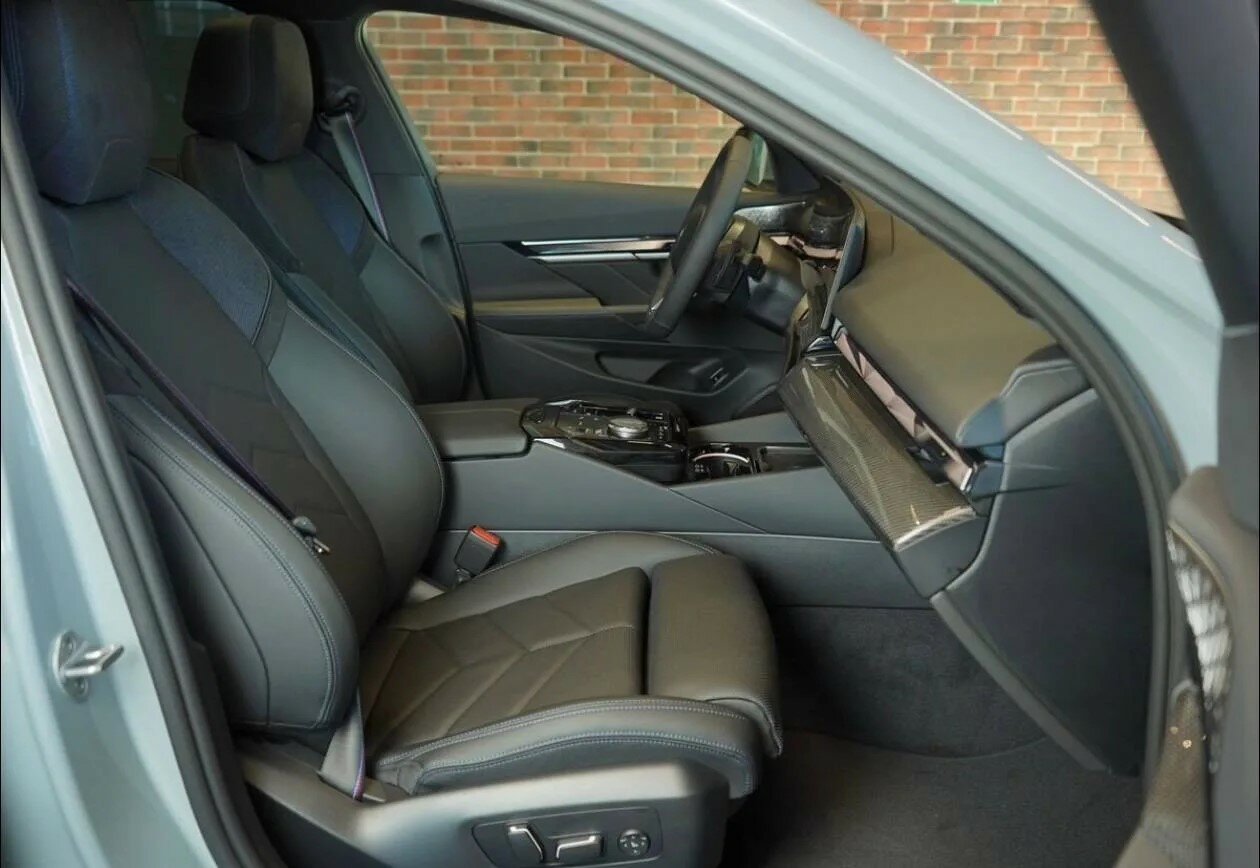 Автомобиль BMW 5 серии 540d xDrive 3.0d AT (303 л.с.) 4WD - 3