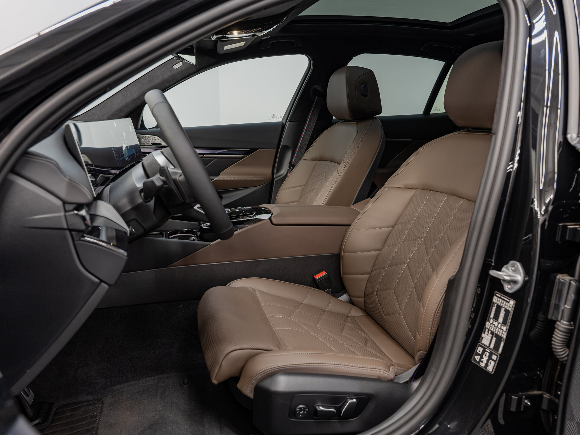 Автомобиль BMW 5 серии 540d xDrive 3.0d AT (303 л.с.) 4WD - 17