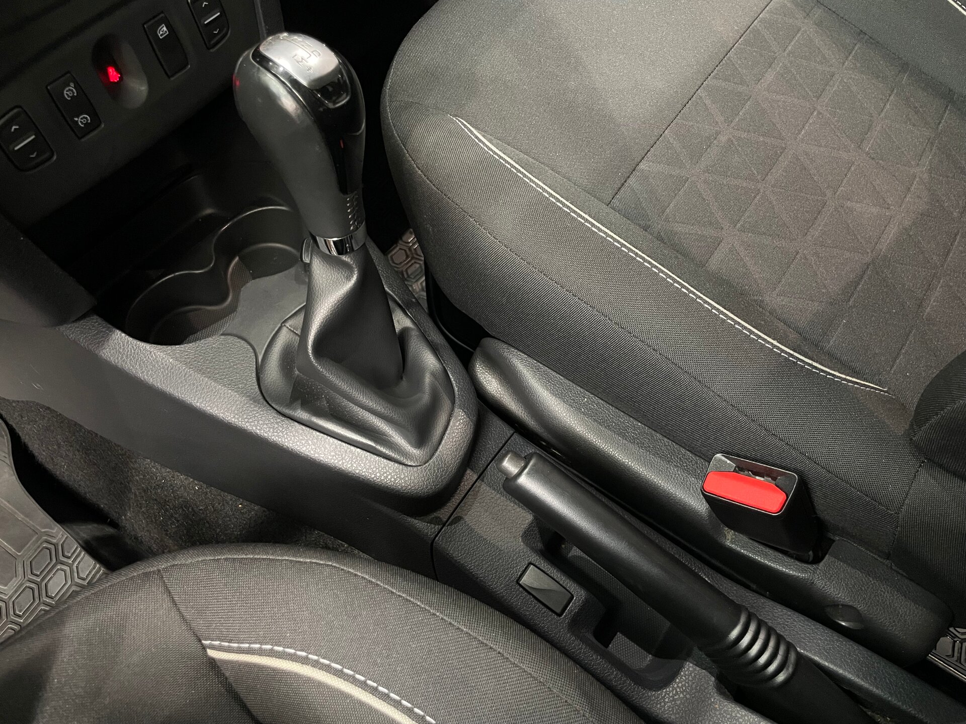 Автомобиль Renault Sandero Stepway 1.6 CVT (113 л.с.) - 17