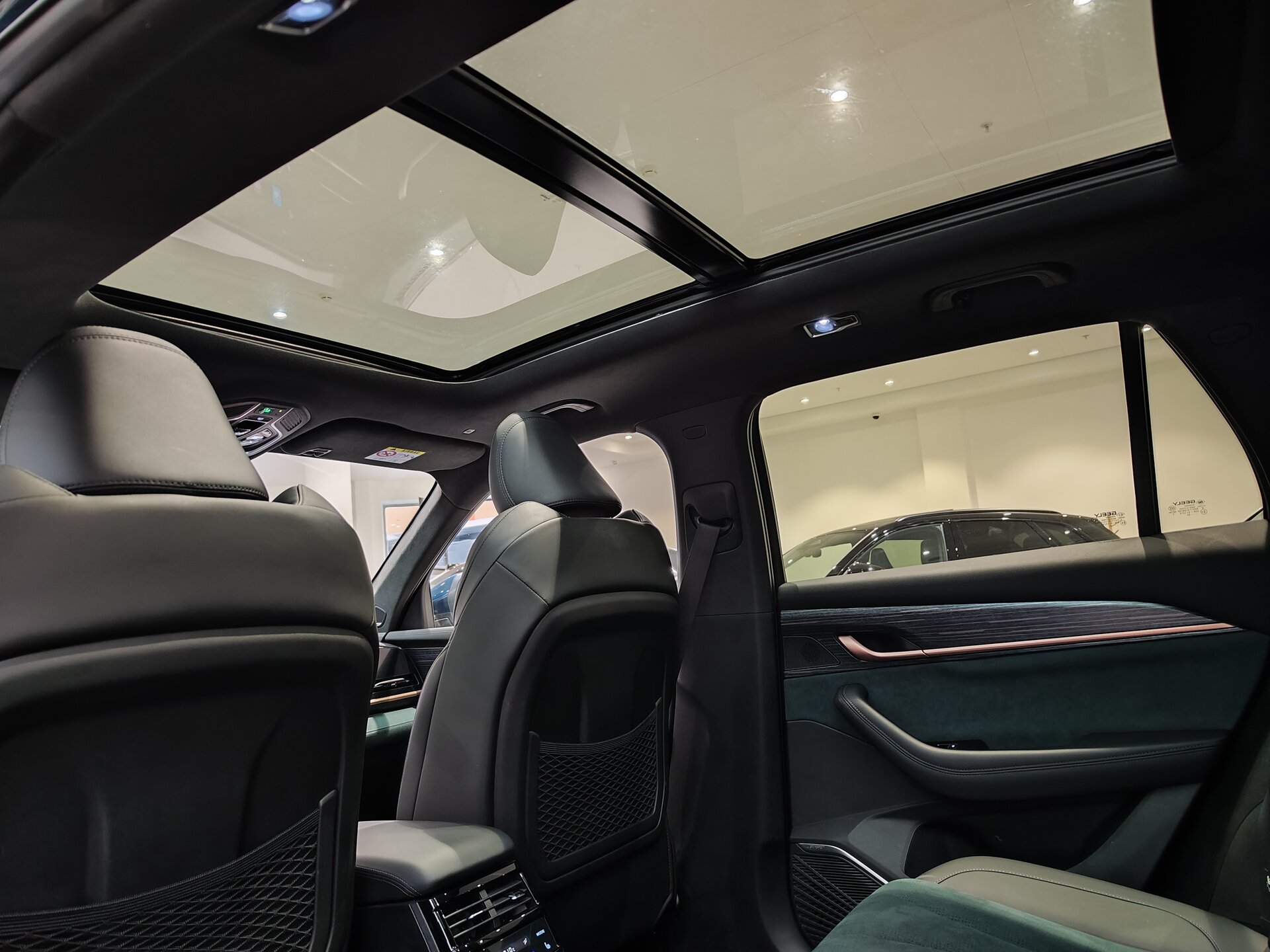 Автомобиль Geely Monjaro 2.0 AT (238 л.с.) 4WD - 10