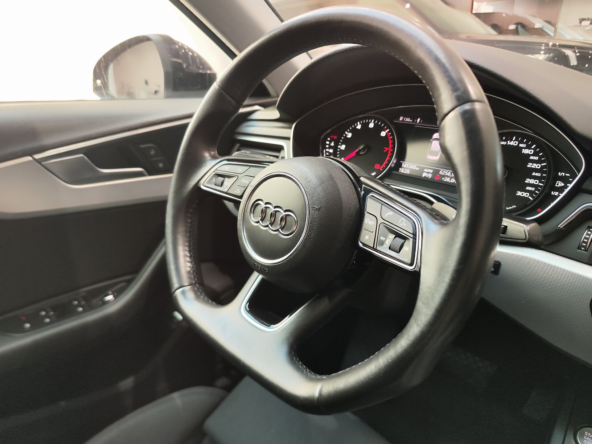 Автомобиль Audi A4 2.0 AMT (190 л.с.) - 13