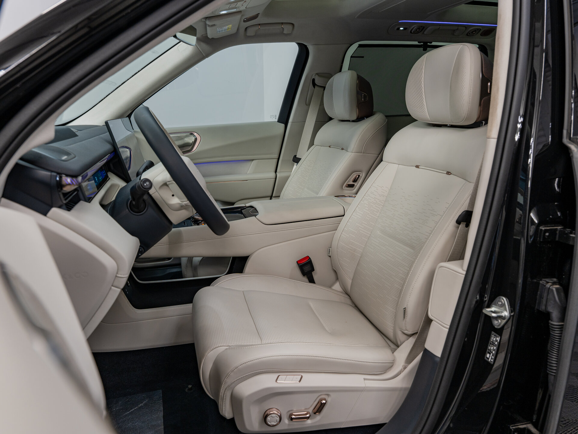Автомобиль Lynk & Co 900 2.0hyb AT (734 л.с.) 4WD - 19