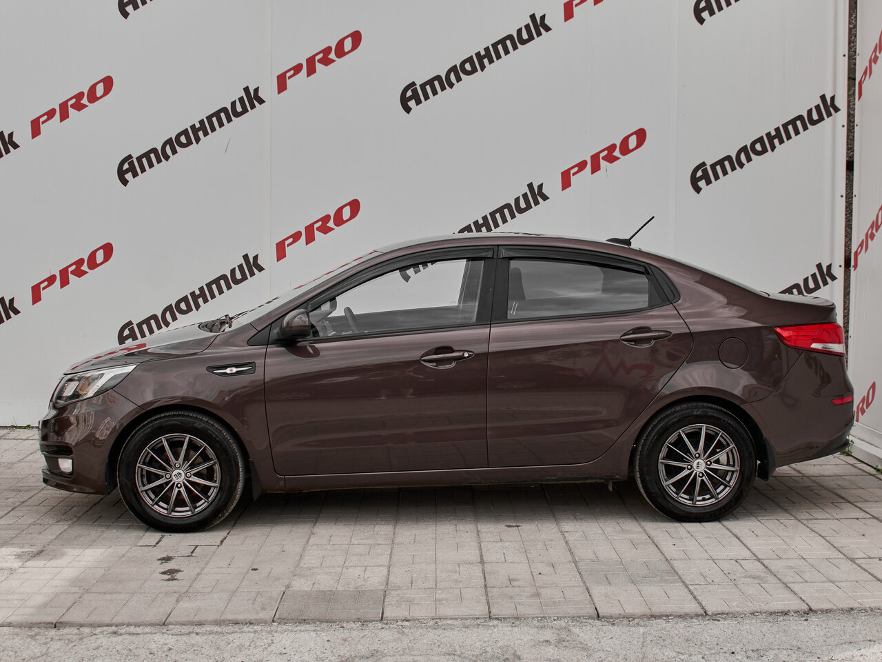 Купить Kia Rio 1.6 AT (123 л.с.), 2017 в Екатеренбурге