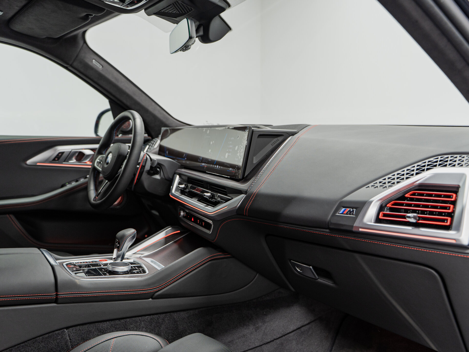 Автомобиль BMW XM Label 4.4hyb AT (748 л.с.) 4WD - 15