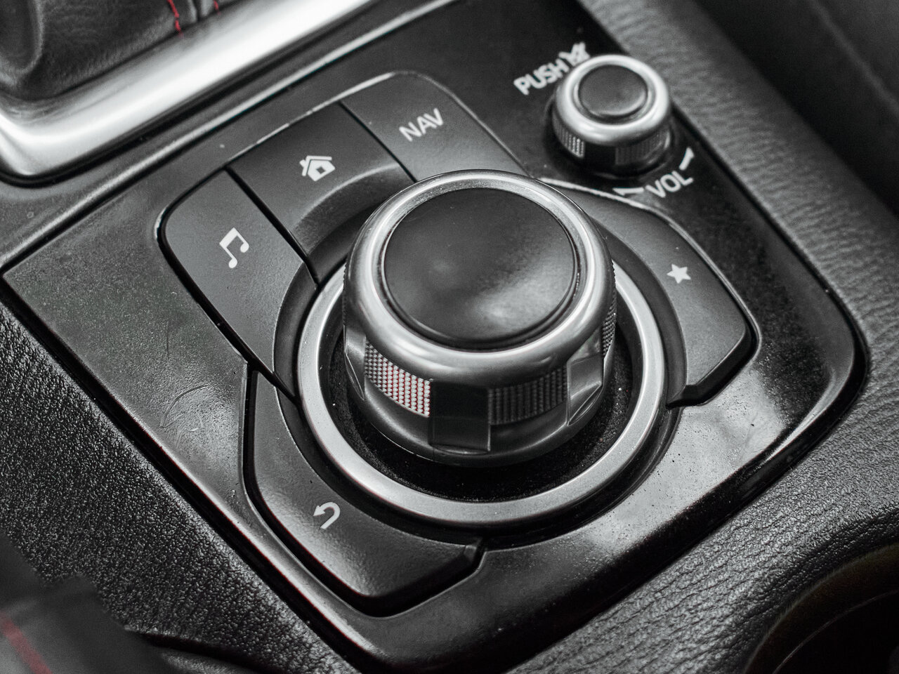 Купить Mazda 3 1.6 AT (104 л.с.), 2014 в Екатеренбурге