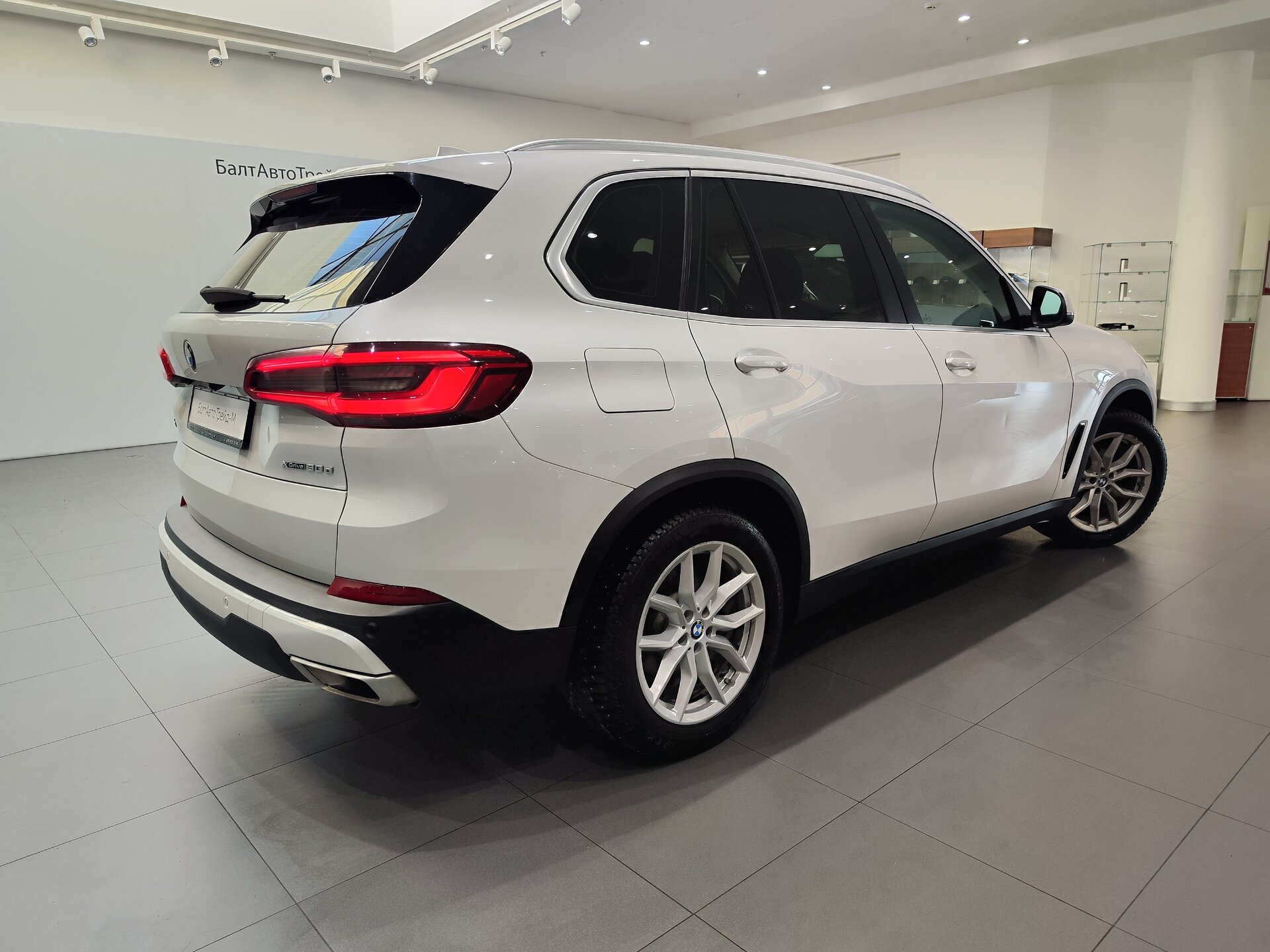 Автомобиль BMW X5 30d 3.0d AT (249 л.с.) 4WD - 6