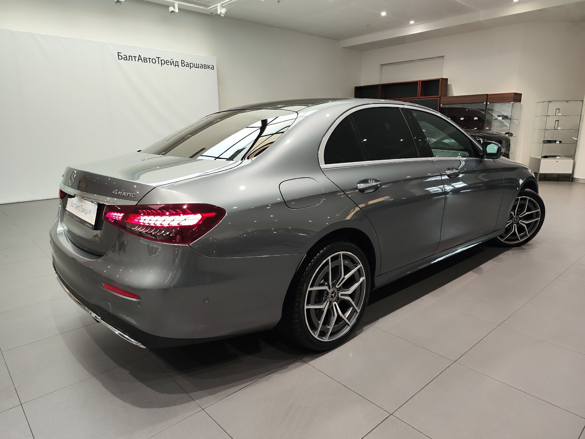 Автомобиль Mercedes-Benz E-Класс 350 d 2.9d AT (249 л.с.) 4WD - 6