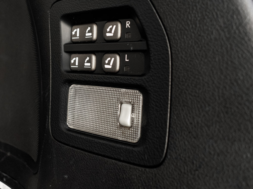 Купить Lexus LX 570 5.7 AT (367 л.с.) 4WD, 2011 в Екатеренбурге