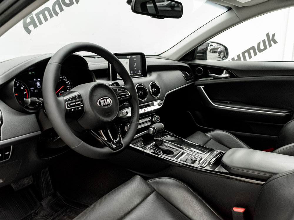 Купить Kia Stinger 2.0 AT (247 л.с.) 4WD, 2018 в Екатеренбурге