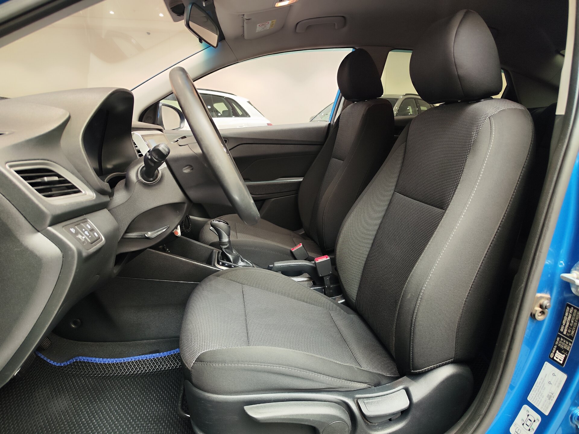 Автомобиль Hyundai Solaris 1.6 AT (123 л.с.) - 8