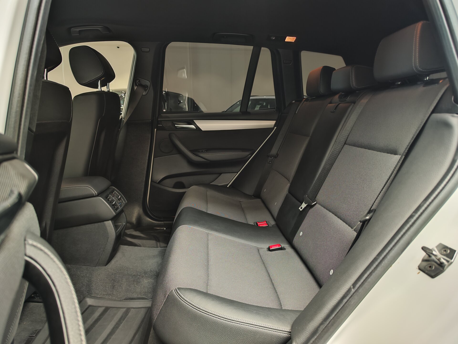 Автомобиль BMW X3 20i xDrive 2.0 AT (184 л.с.) 4WD - 9