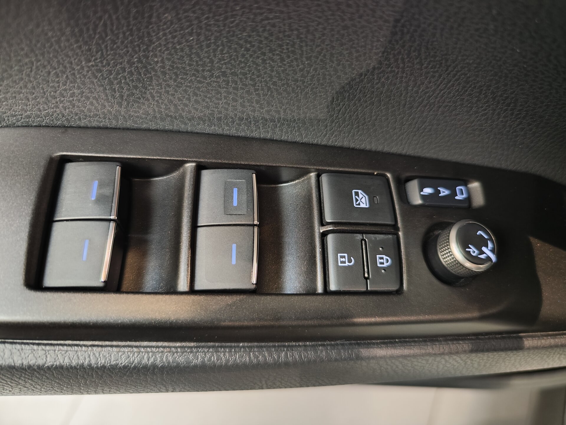 Автомобиль Toyota Camry 2.5 AT (200 л.с.) - 17