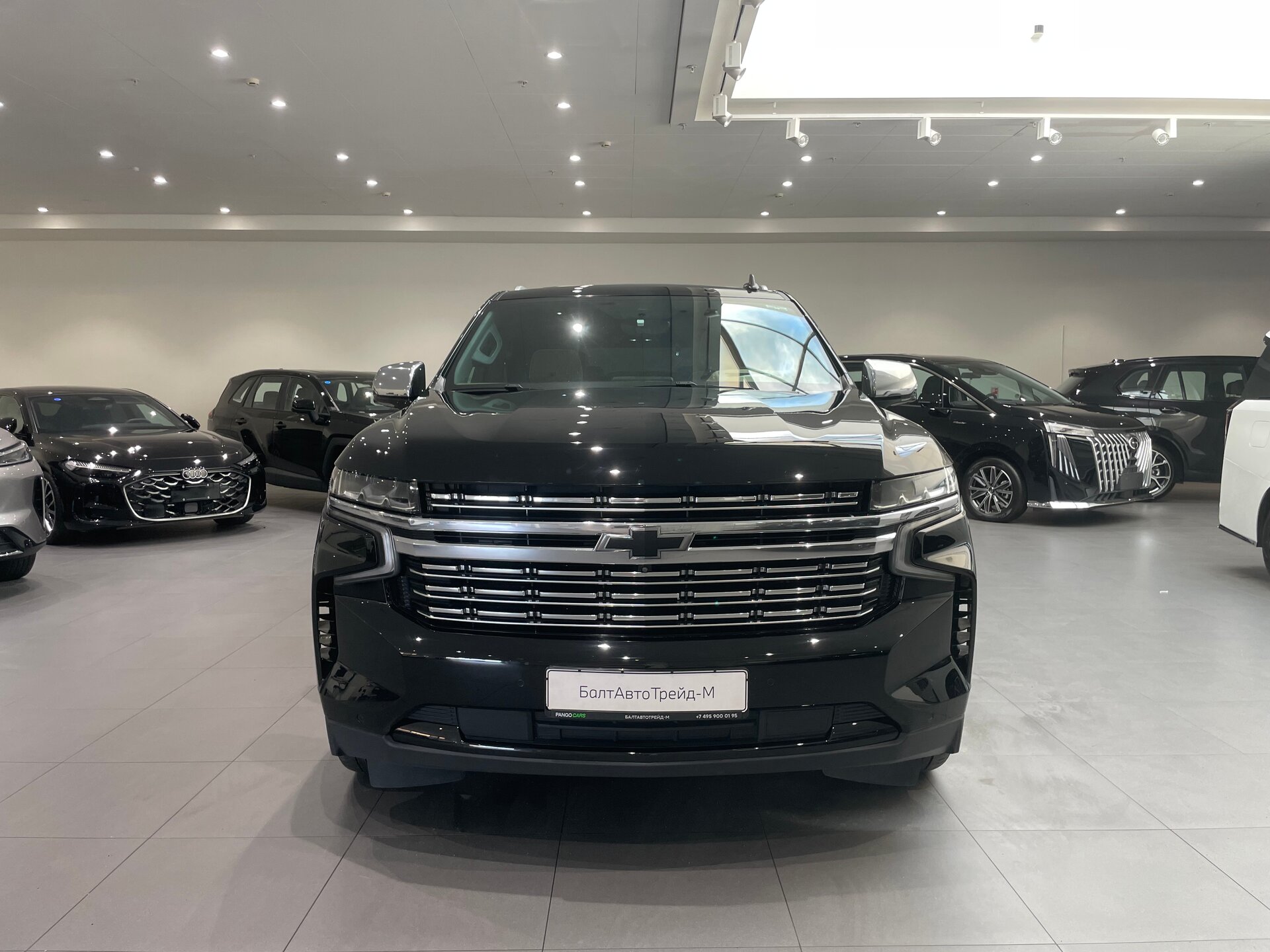 Автомобиль Chevrolet Tahoe 5.3 AT (360 л.с.) 4WD - 2