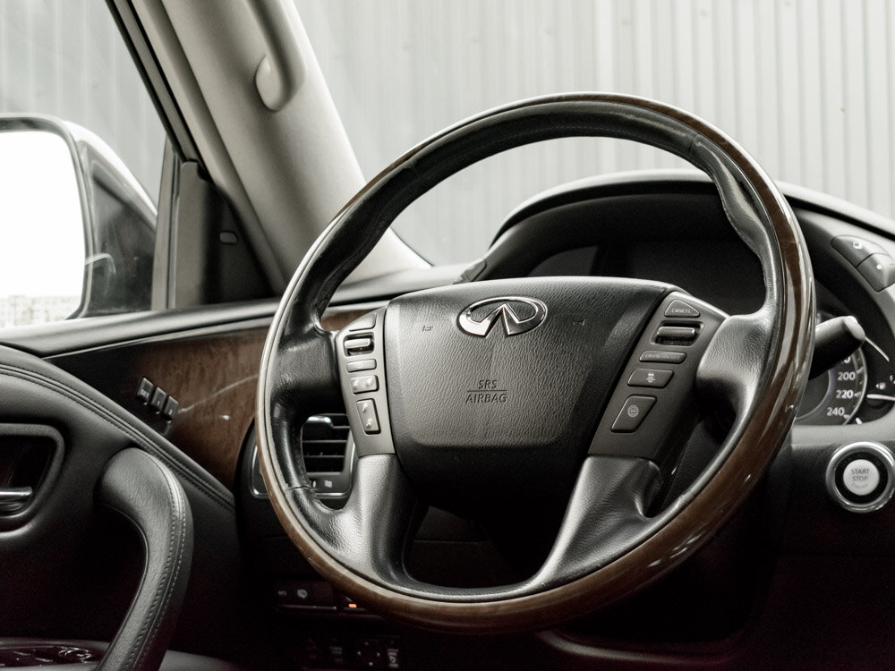 Купить Infiniti QX56 5.6 AT (405 л.с.) 4WD, 2011 в Екатеренбурге