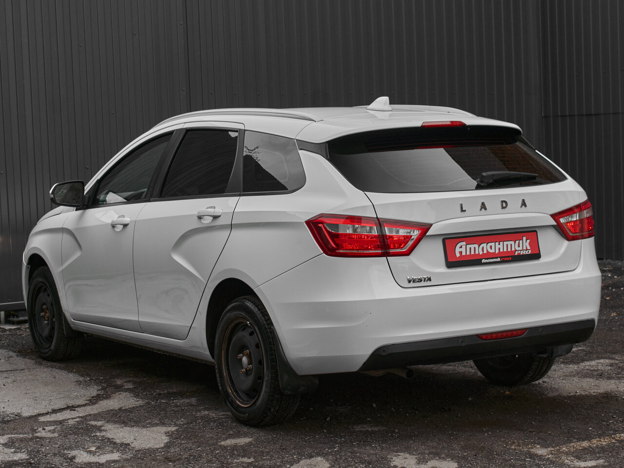 Купить Lada (ВАЗ) Vesta SW 1.6 CVT (113 л.с.), 2021 в Екатеренбурге