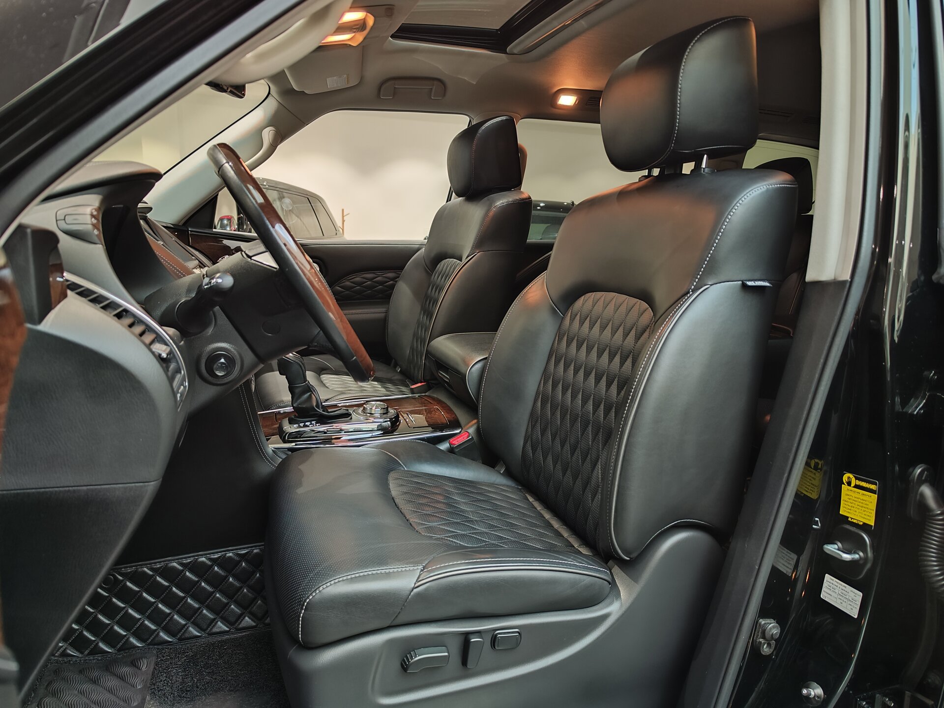 Автомобиль Infiniti QX80 5.6 AT (405 л.с.) 4WD - 8