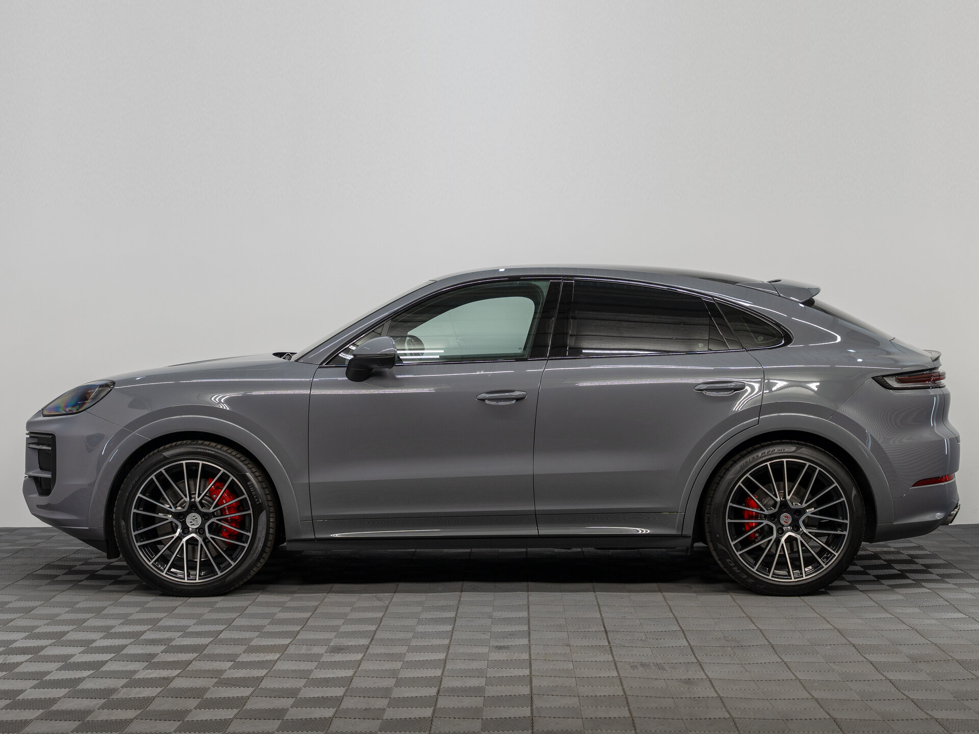 Автомобиль Porsche Cayenne S Coupé 4.0 AT (474 л.с.) 4WD - 6