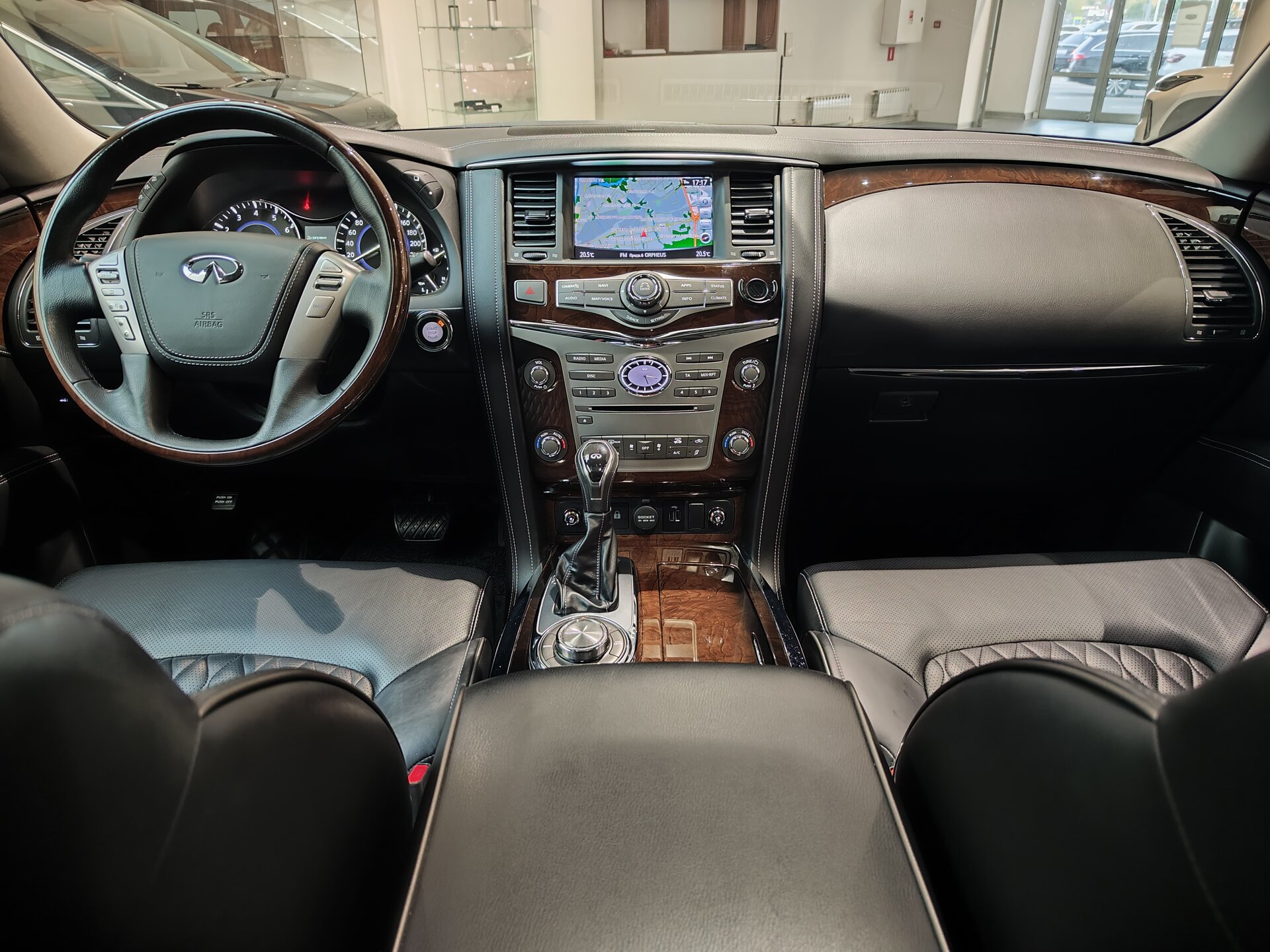 Автомобиль Infiniti QX80 5.6 AT (405 л.с.) 4WD - 19