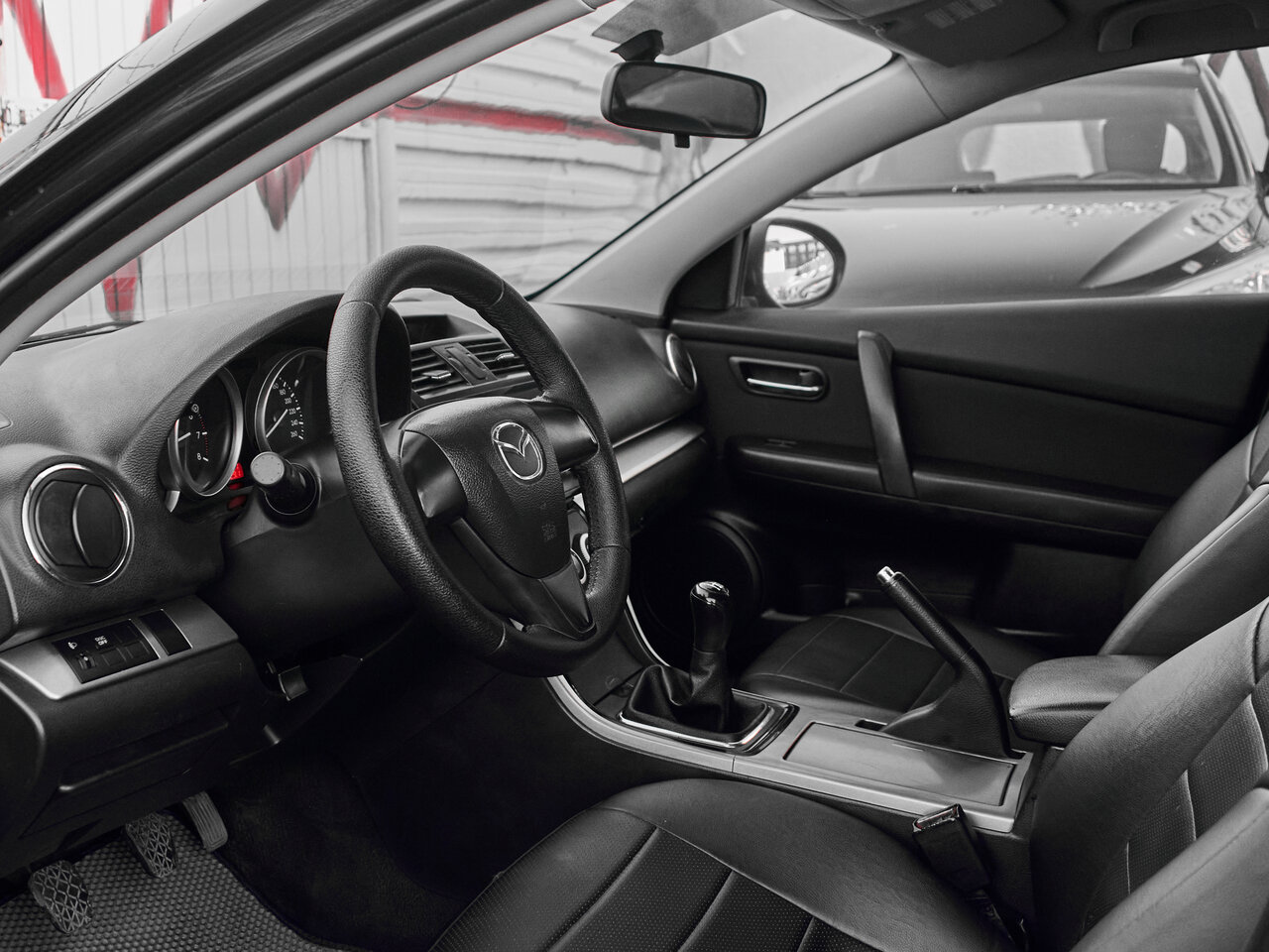 Купить Mazda 6 1.8 MT (120 л.с.), 2011 в Екатеренбурге