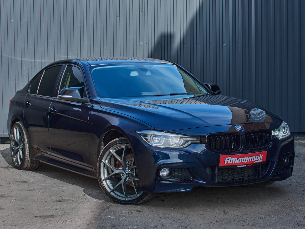 Купить BMW 3 серии 320i 2.0 AT (184 л.с.), 2017 в Екатеренбурге