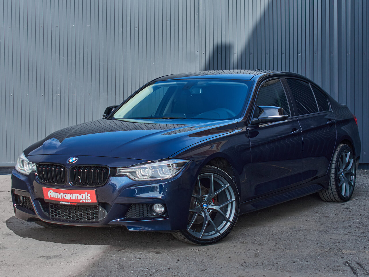Купить BMW 3 серии 320i 2.0 AT (184 л.с.), 2017 в Екатеренбурге