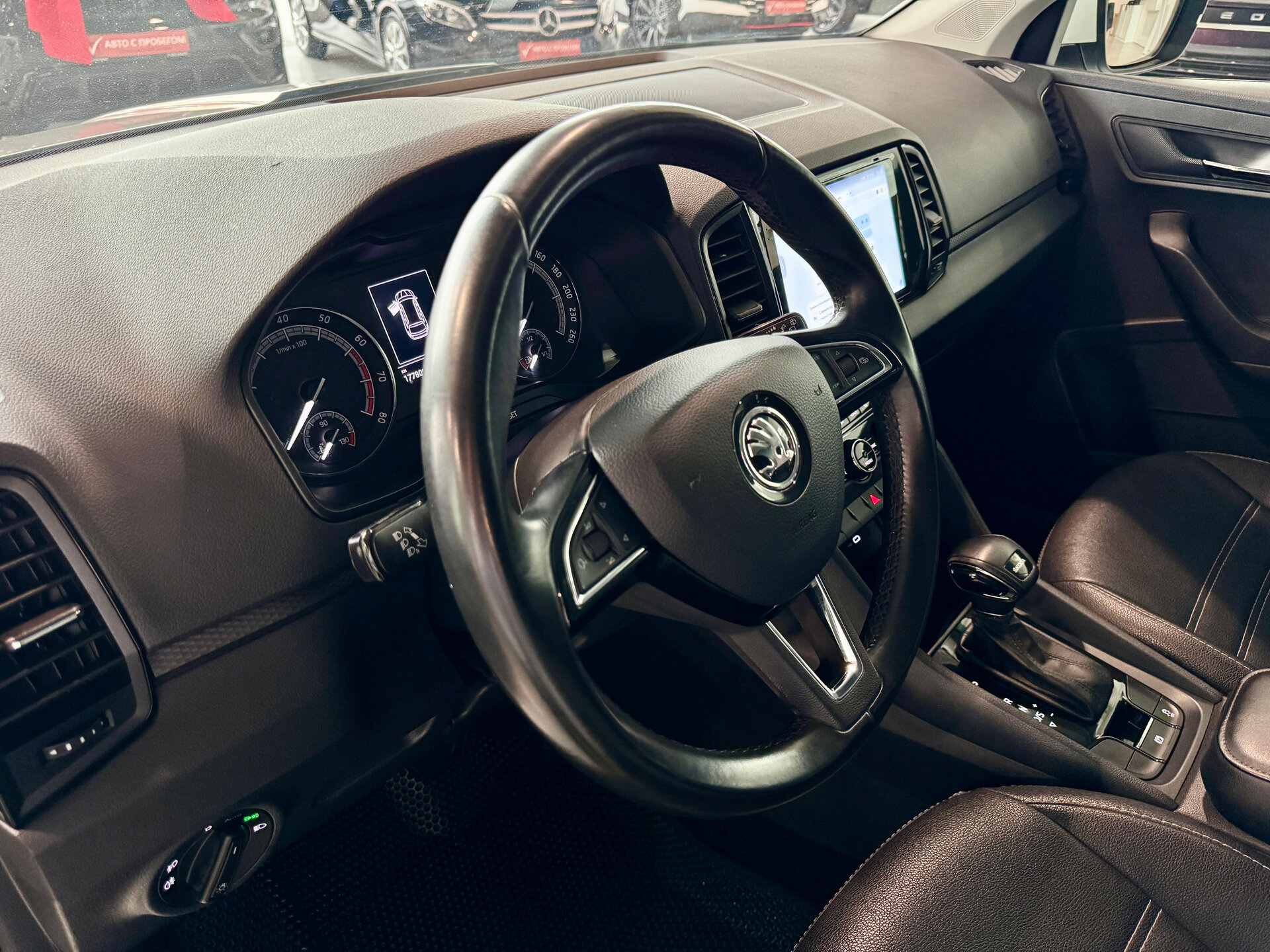 БУ автомобиль Skoda Karoq 2020  1.4 л ( 150 л. с.) Белый с пробегом 177807 км
