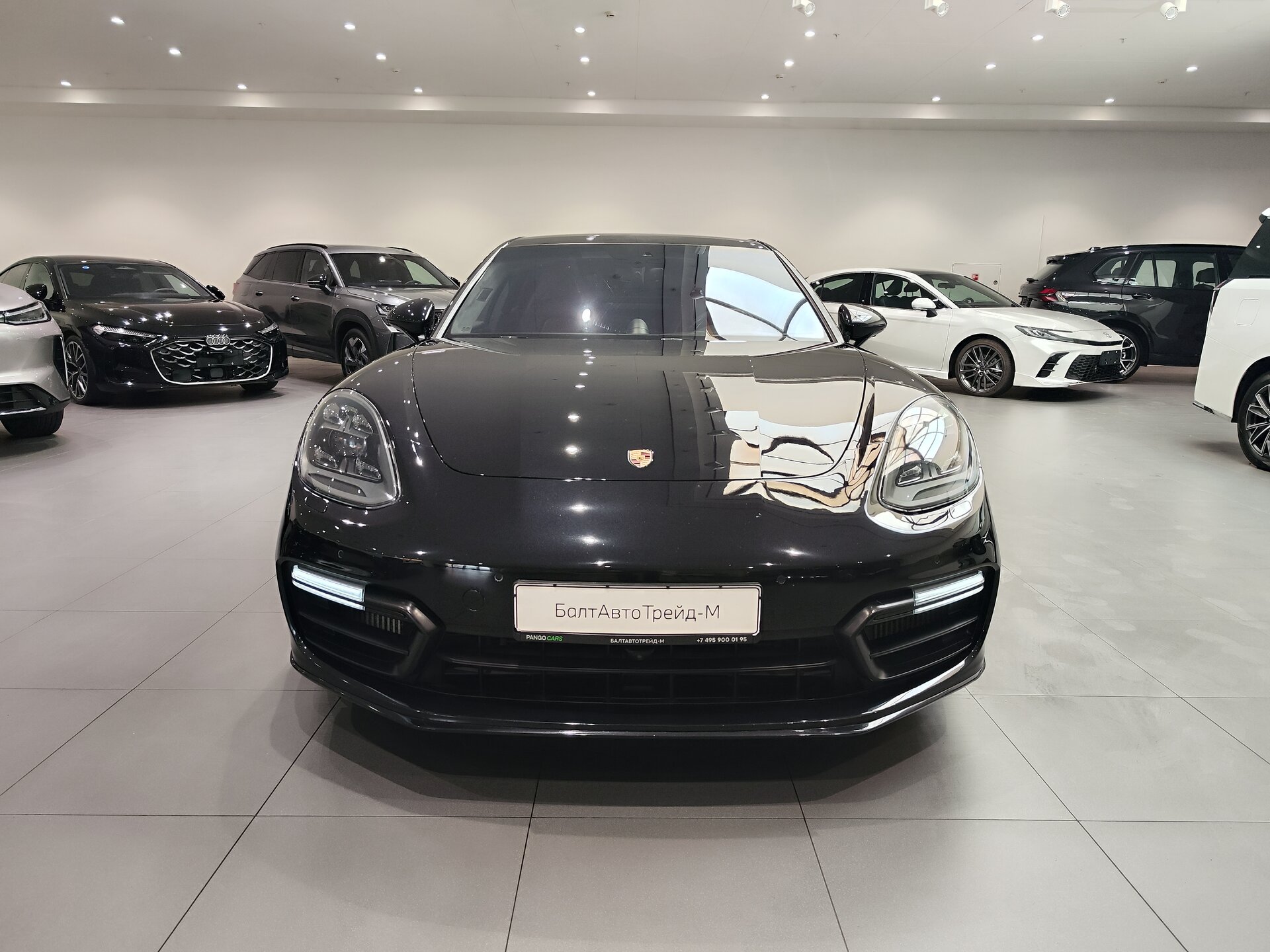 Автомобиль Porsche Panamera Turbo 4.0 AMT (550 л.с.) 4WD - 2