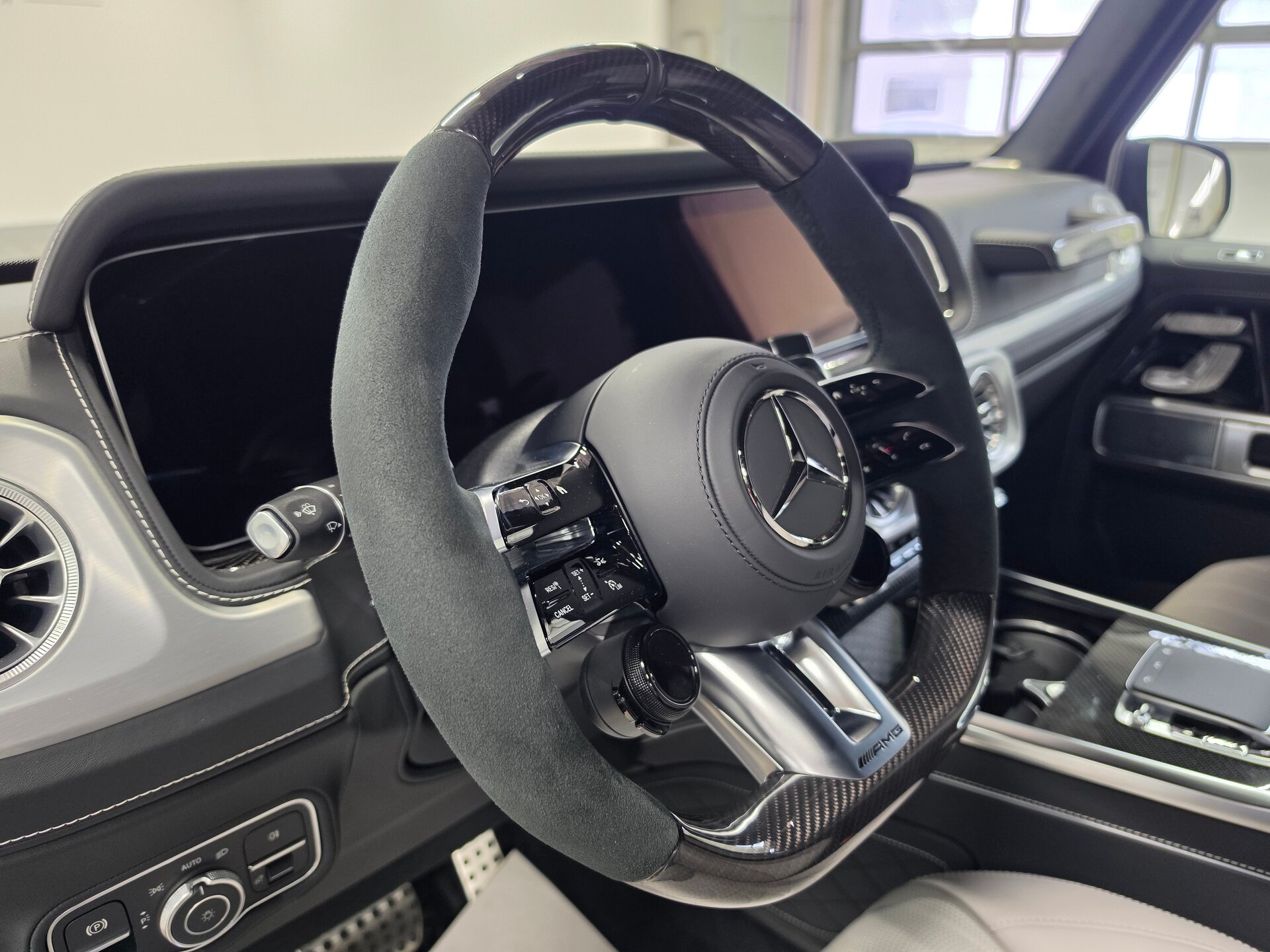 Автомобиль Mercedes-Benz G-Класс AMG 63 AMG 4.0 AT (585 л.с.) 4WD - 7