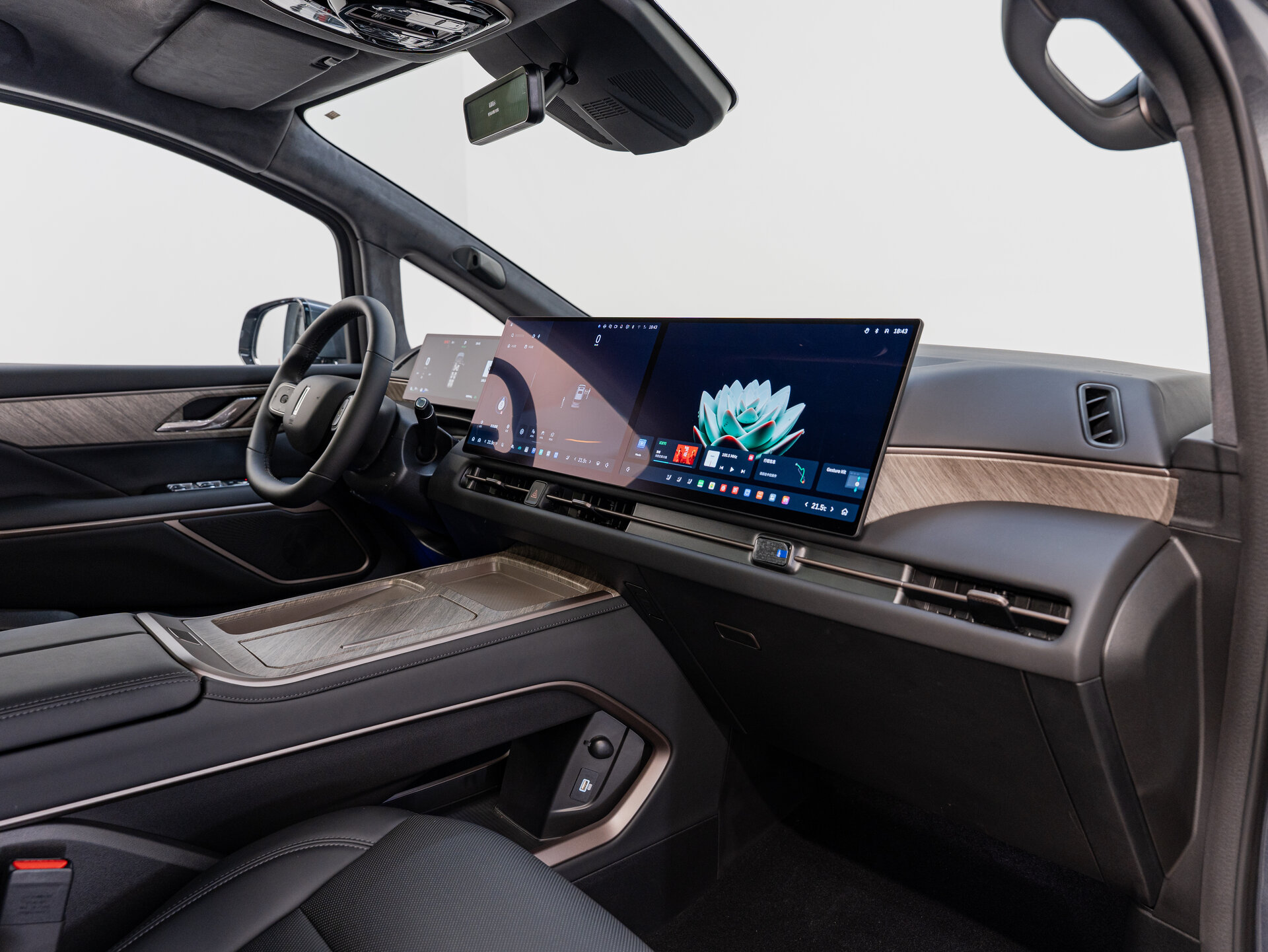 Автомобиль Wey 80 44.28 kWh 1.5hyb AT (487 л.с.) 4WD - 15