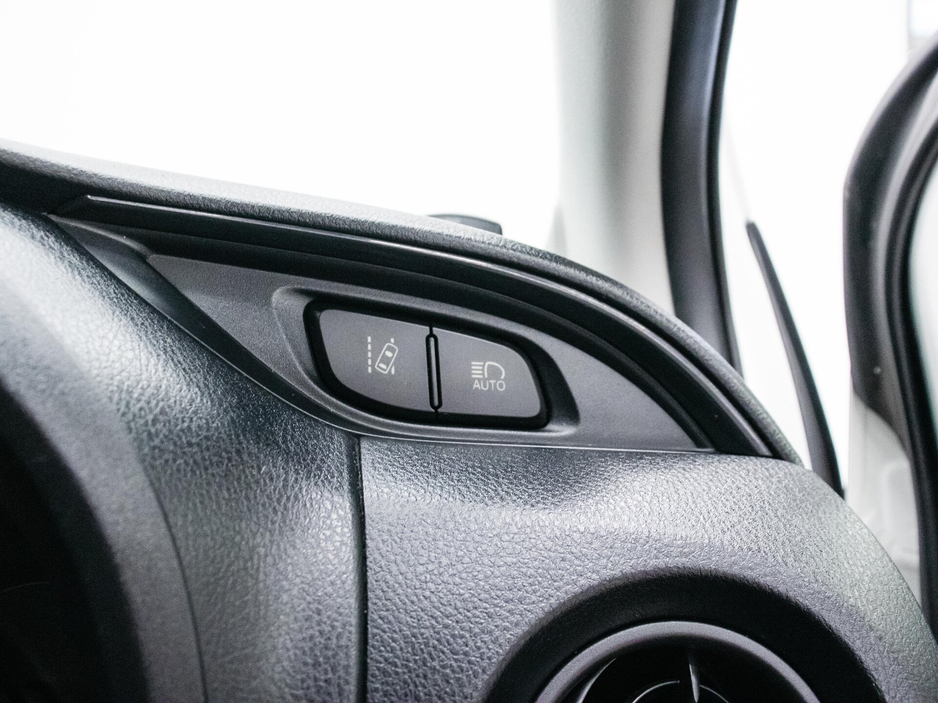Toyota Vitz 2019 18