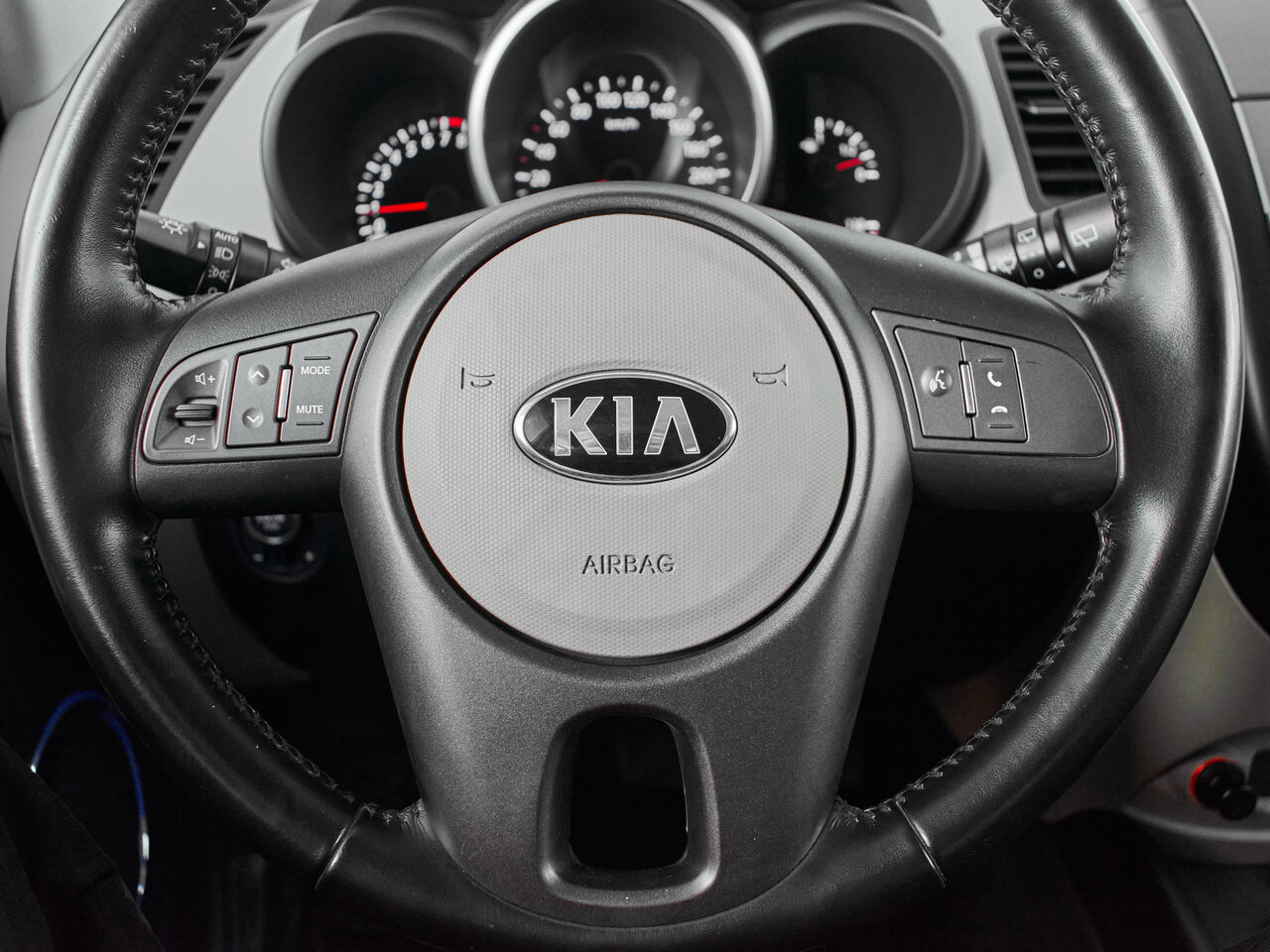 Купить Kia Soul 1.6 AT (129 л.с.), 2014 в Екатеренбурге