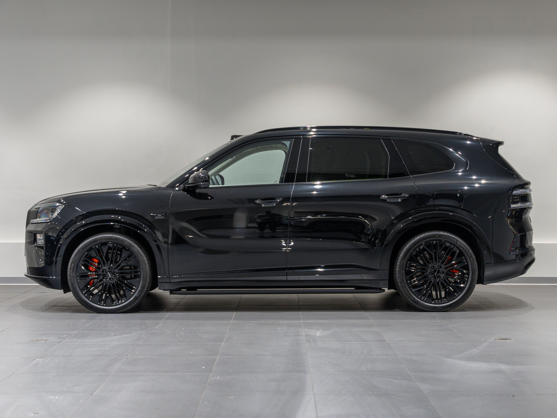Автомобиль Zeekr 8X 70 kWh 2.0hyb AT (898 л.с.) 4WD - 8