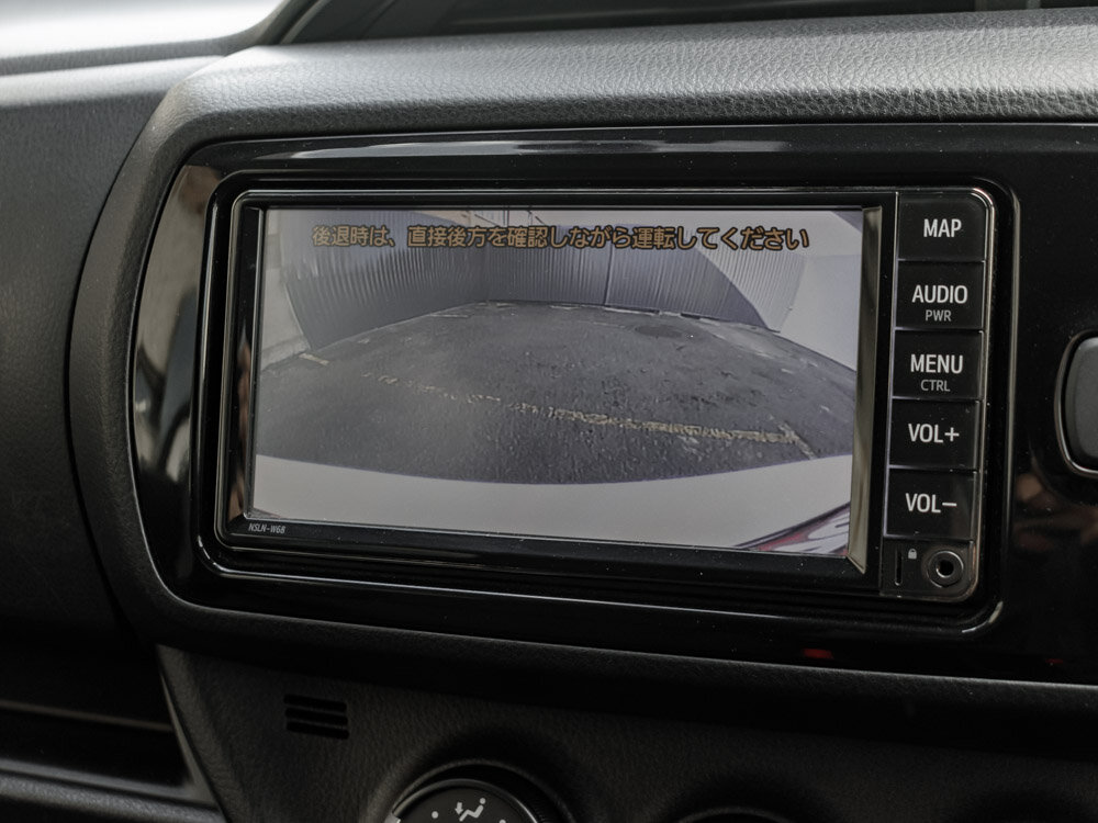 Купить Toyota Vitz 1.0 CVT (69 л.с.), 2019 в Екатеренбурге