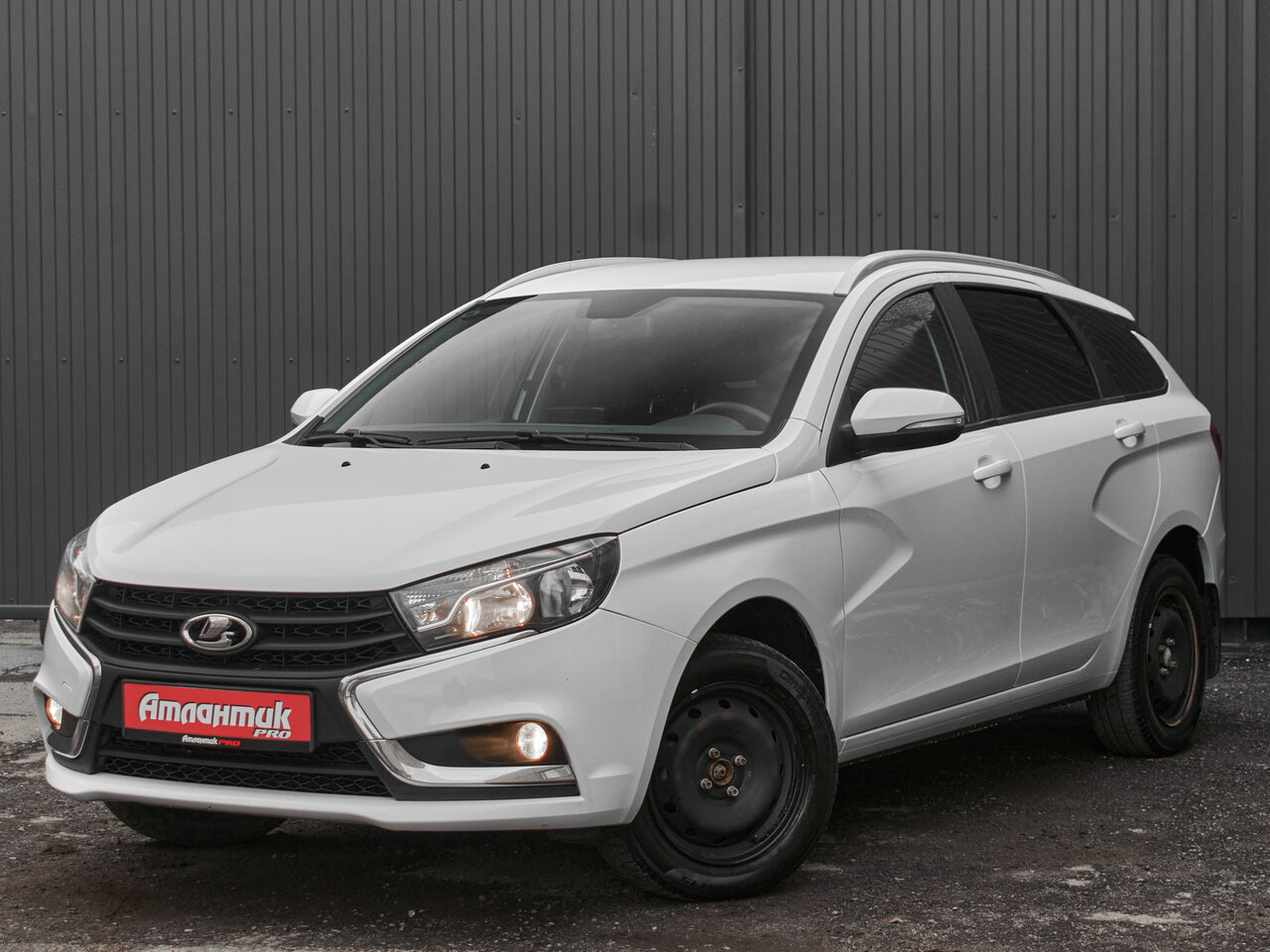 Купить Lada (ВАЗ) Vesta SW 1.6 CVT (113 л.с.), 2021 в Екатеренбурге