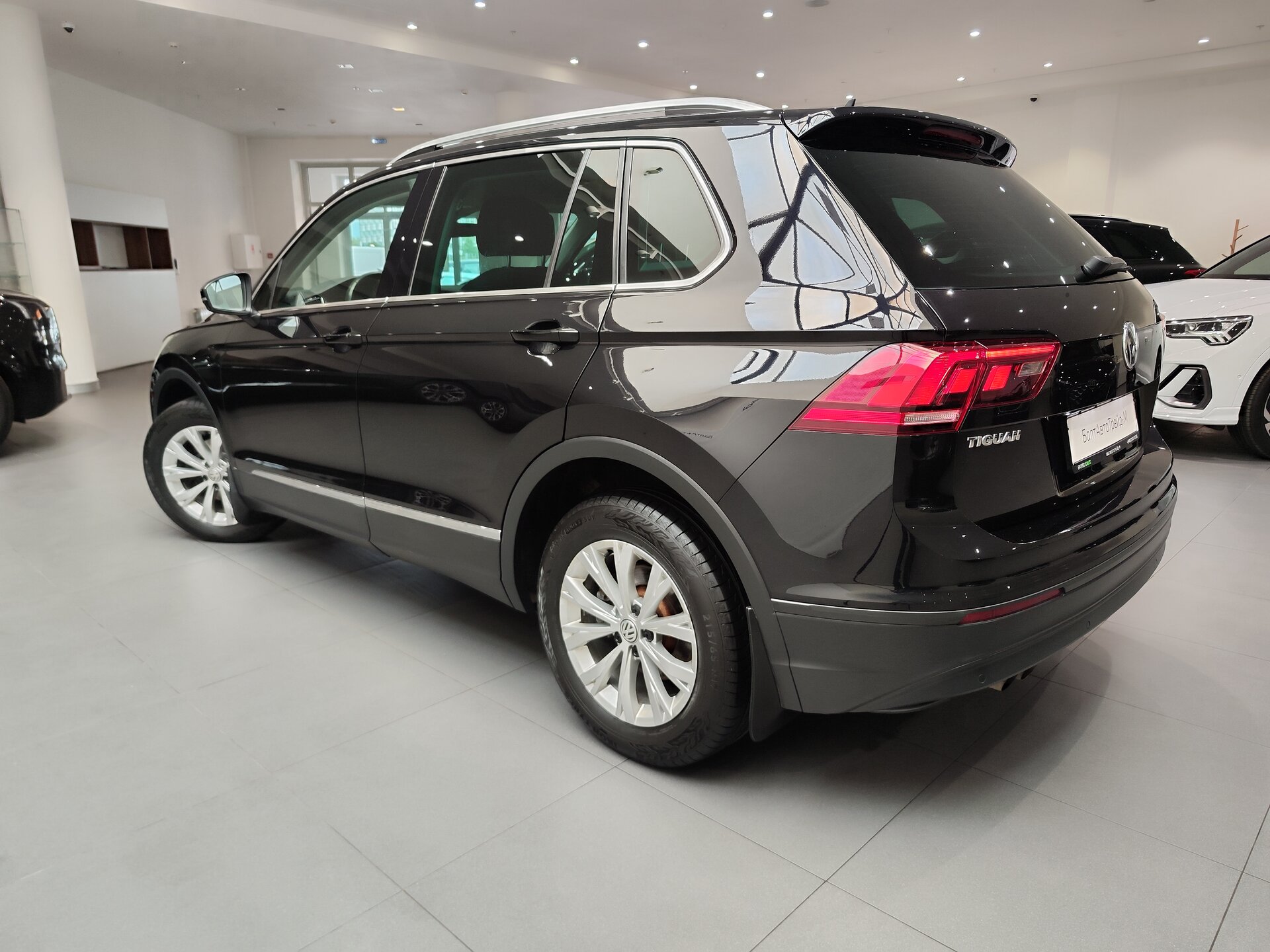 Автомобиль Volkswagen Tiguan 1.4 AMT (150 л.с.) 4WD - 4