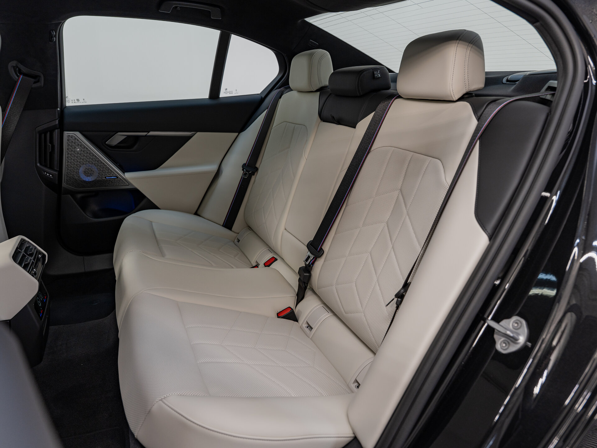 Автомобиль BMW 5 серии 540d xDrive 3.0d AT (303 л.с.) 4WD - 18