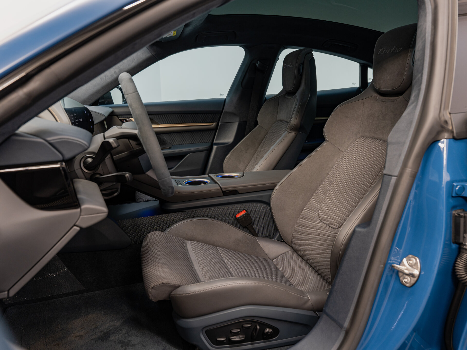 Автомобиль Porsche Taycan Turbo Electro AT (500 кВт) 4WD - 20