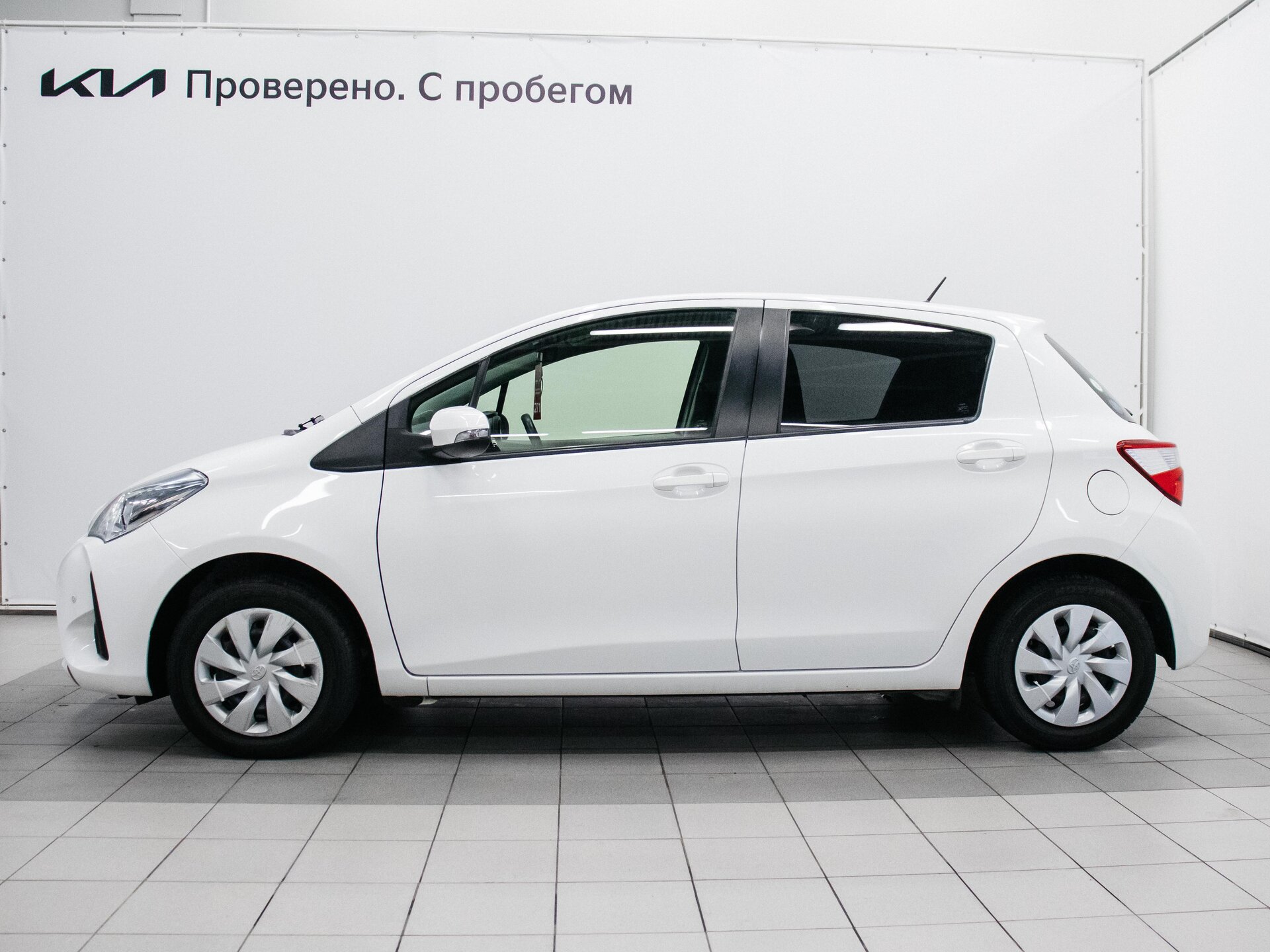 Toyota Vitz 2019 8
