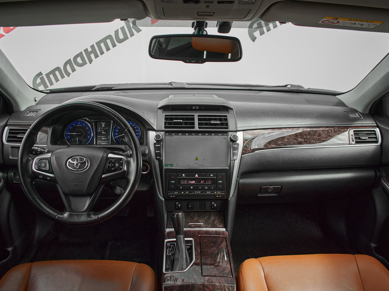 Купить Toyota Camry 2.5 AT (181 л.с.), 2016 в Екатеренбурге