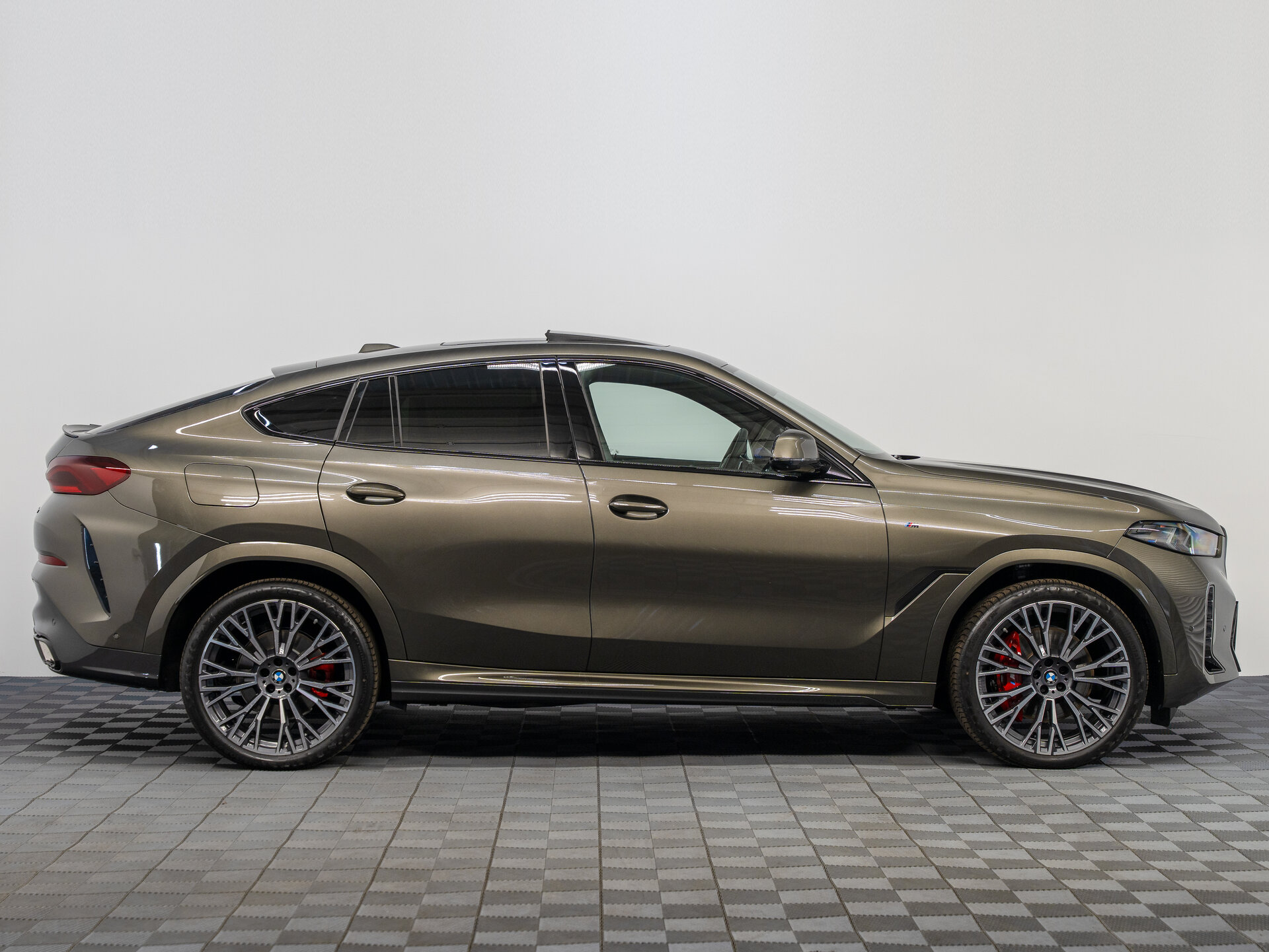 Автомобиль BMW X6 40d 3.0d AT (352 л.с.) 4WD - 7