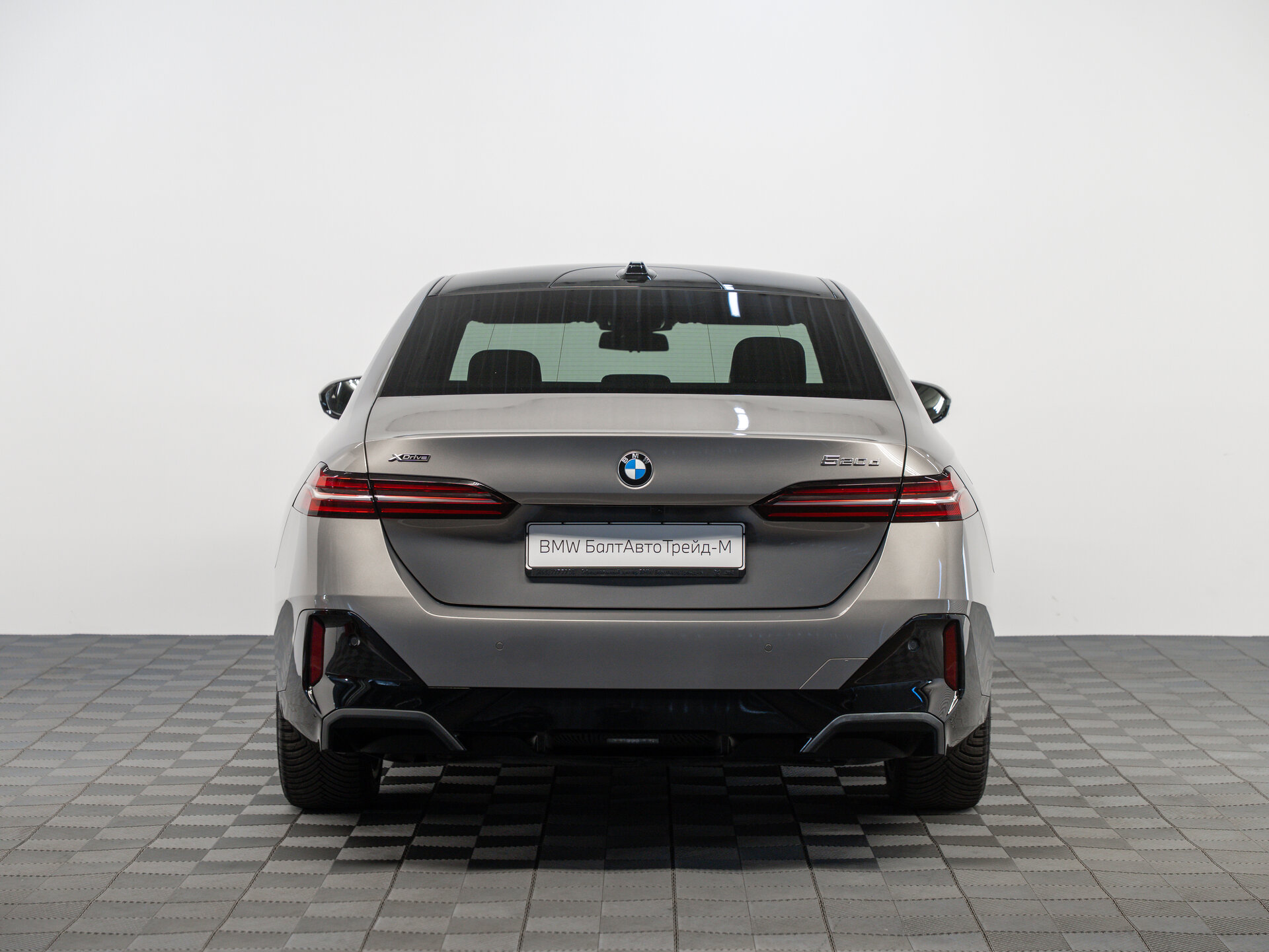 Автомобиль BMW 5 серии 520d xDrive 2.0d AT (197 л.с.) 4WD - 7