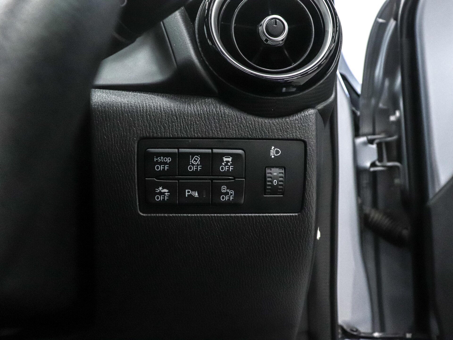 Mazda Demio 2019 9
