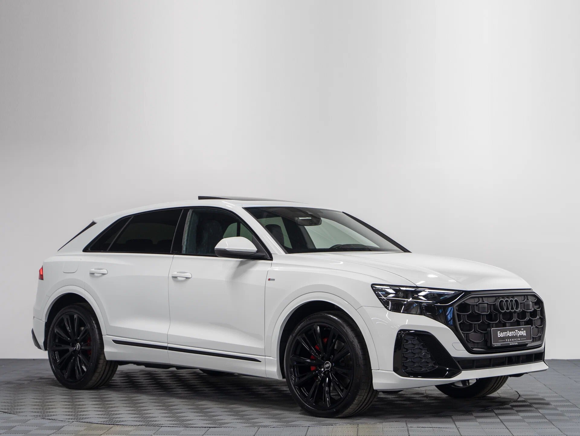 Автомобиль Audi Q8 50 TDI 3.0d AT (286 л.с.) 4WD - 5