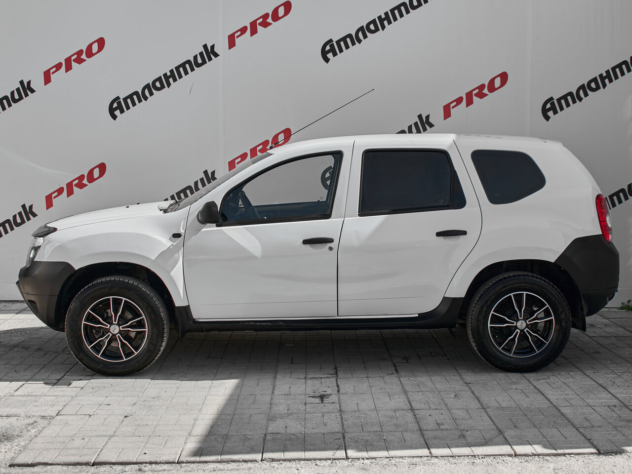Купить Renault Duster 1.6 MT (102 л.с.) 4WD, 2014 в Екатеренбурге
