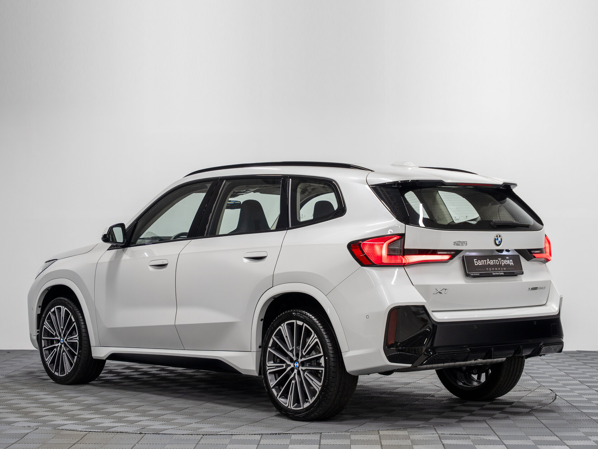 Автомобиль BMW X1 25Li xDrive 2.0 AMT (204 л.с.) 4WD - 10