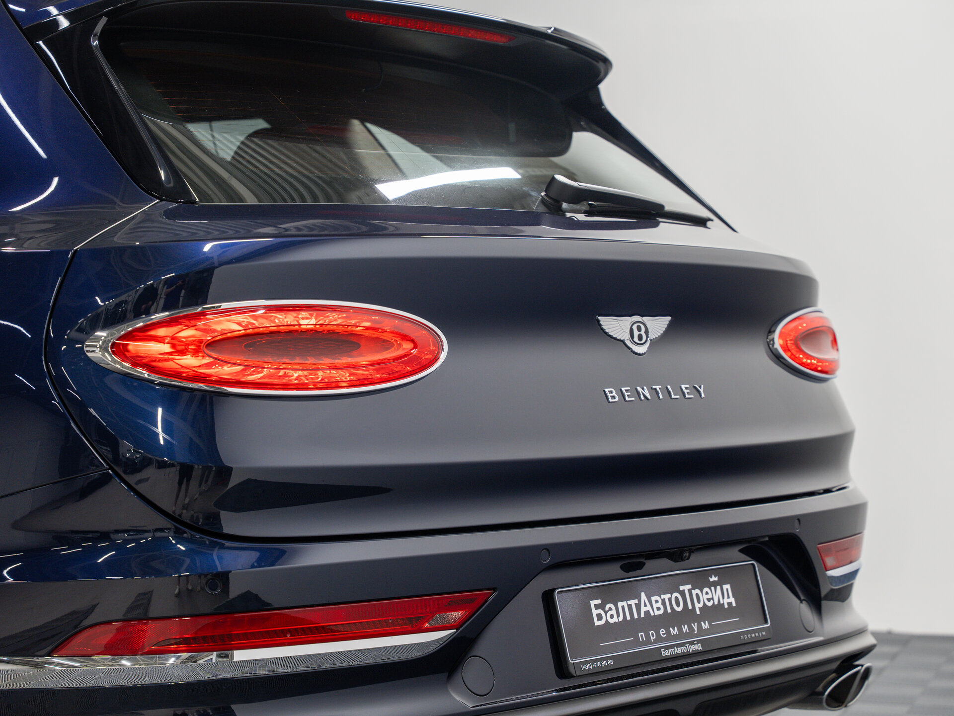 Автомобиль Bentley Bentayga 4.0 AT (550 л.с.) 4WD - 11